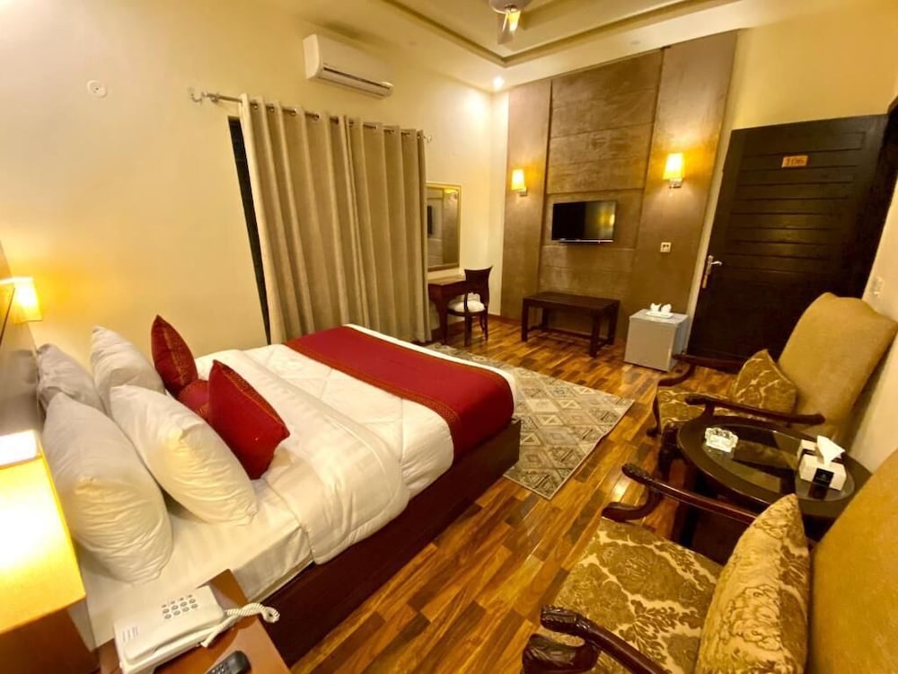 Shelton’s Rezidor Lahore 24/51