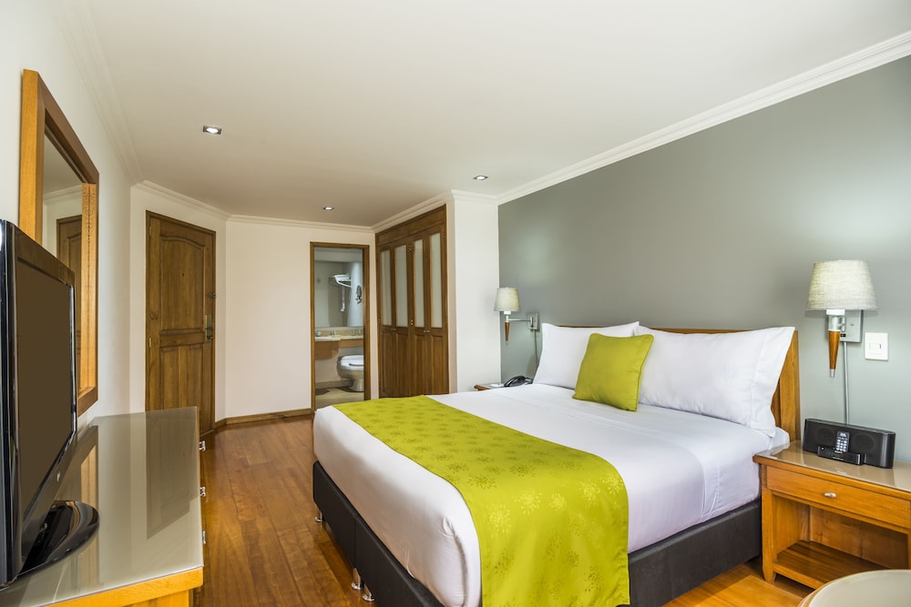 Hotel Egina Bogota 12/69