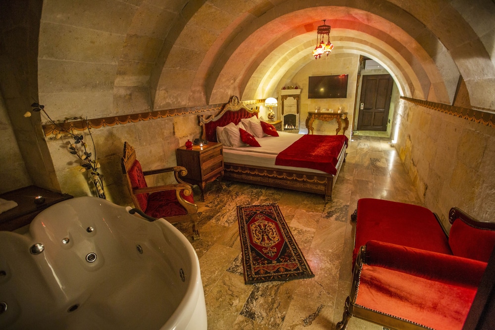 Hermes Cave Hotel 7/46