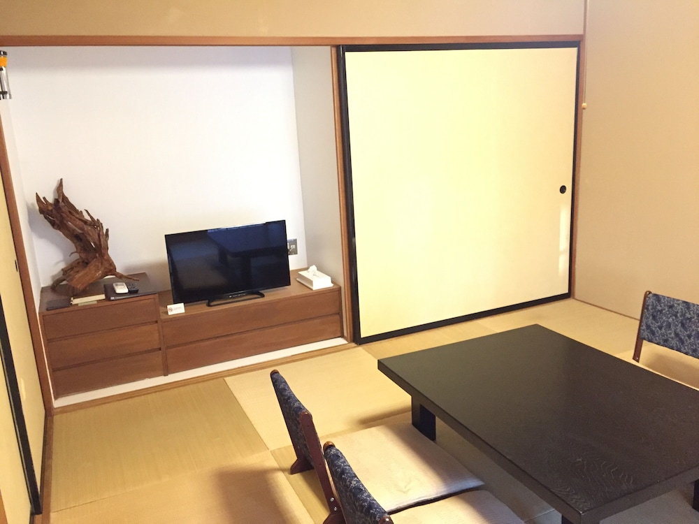 KYU KARUIZAWA HOTEL OTOWA NO MORI 6/66