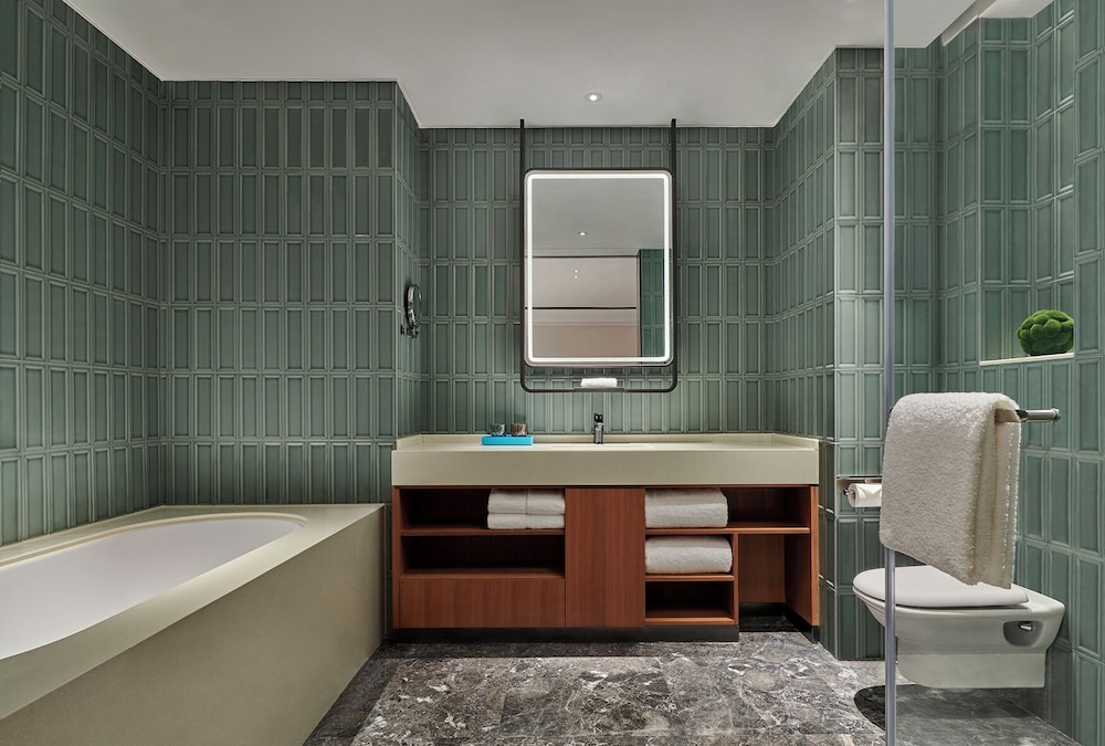 Artyzen Habitat Qiantan Shanghai 56/60