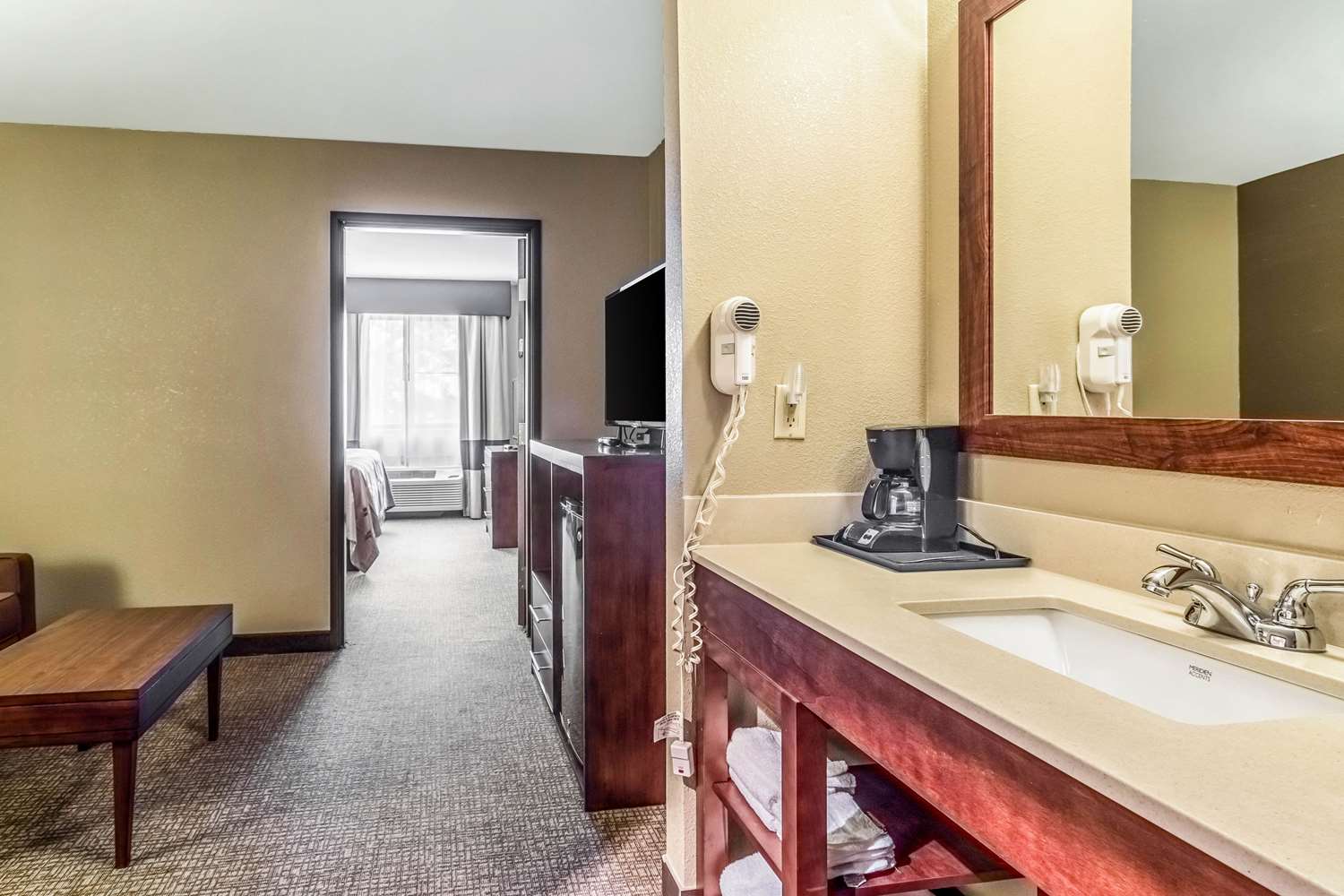 Quality Inn & Suites Salem near I-57 13/13