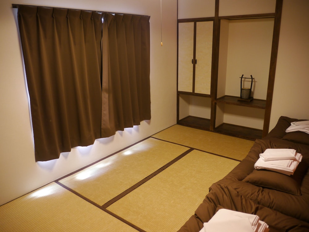 J-Hoppers Hiroshima Guesthouse 9/50