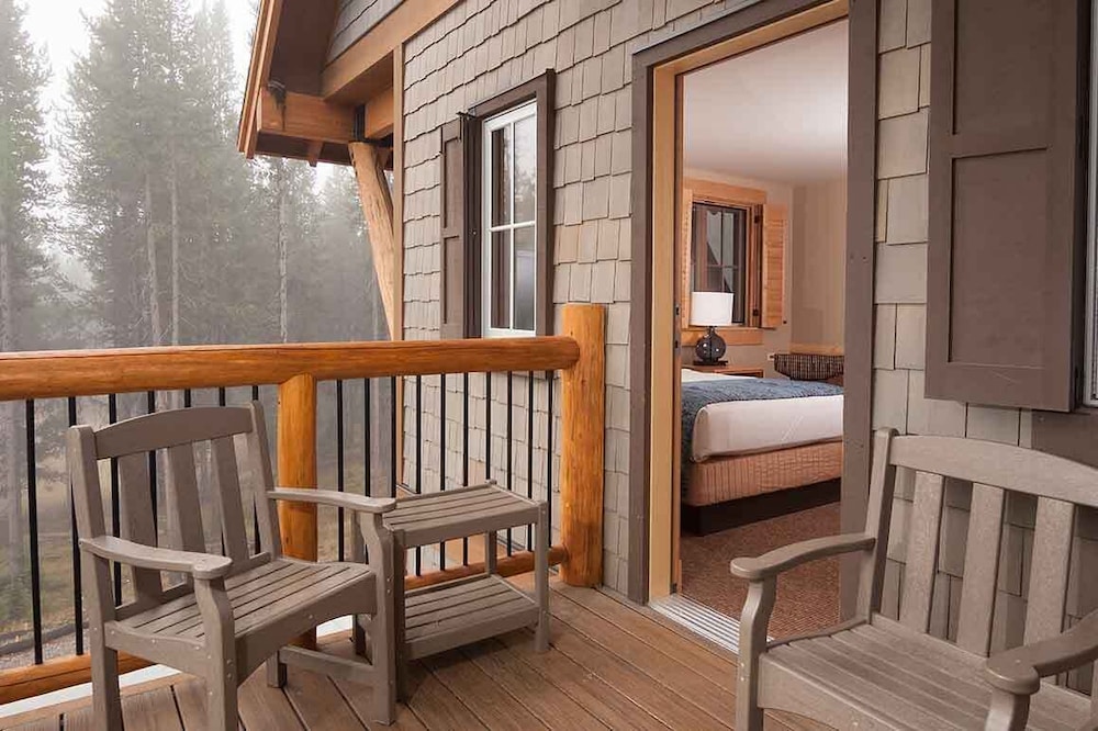 Canyon Lodge & Cabins 16/28