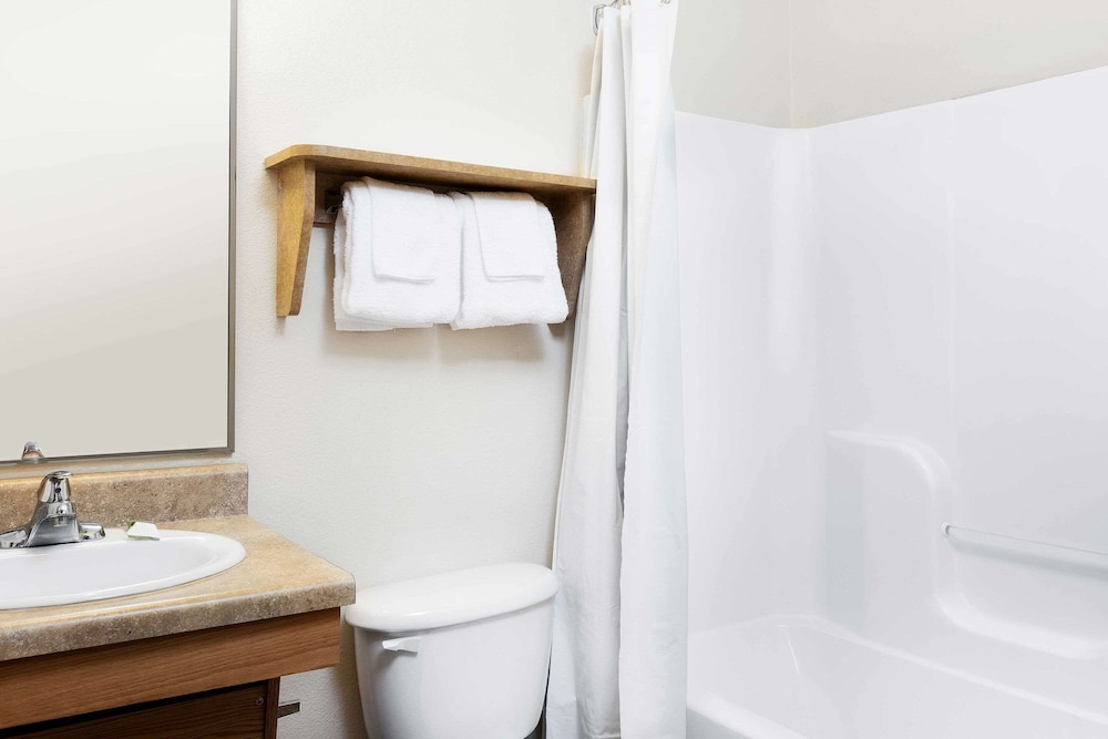 WoodSpring Suites Tyler Rose Garden 21/23