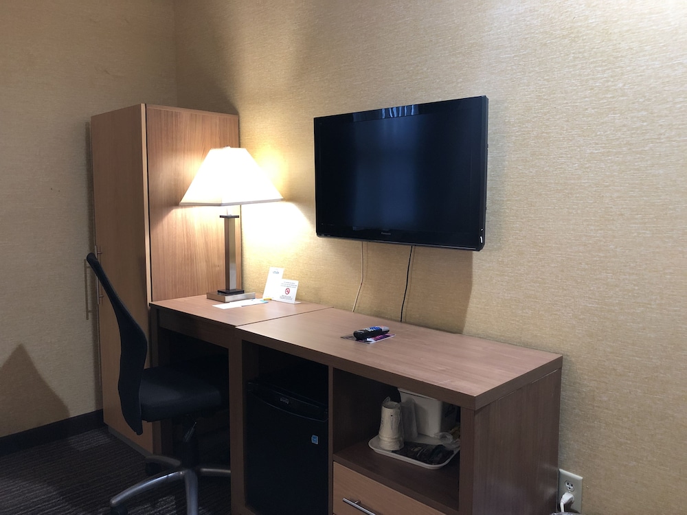 Days Inn by Wyndham Brooklyn 34/40
