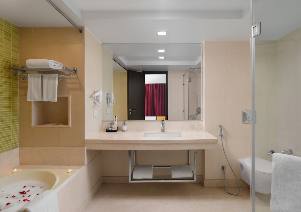 Golden Tulip Gurgaon - Sector 29 43/45
