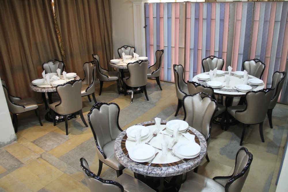 Emmad Furnished Hotel 33/50