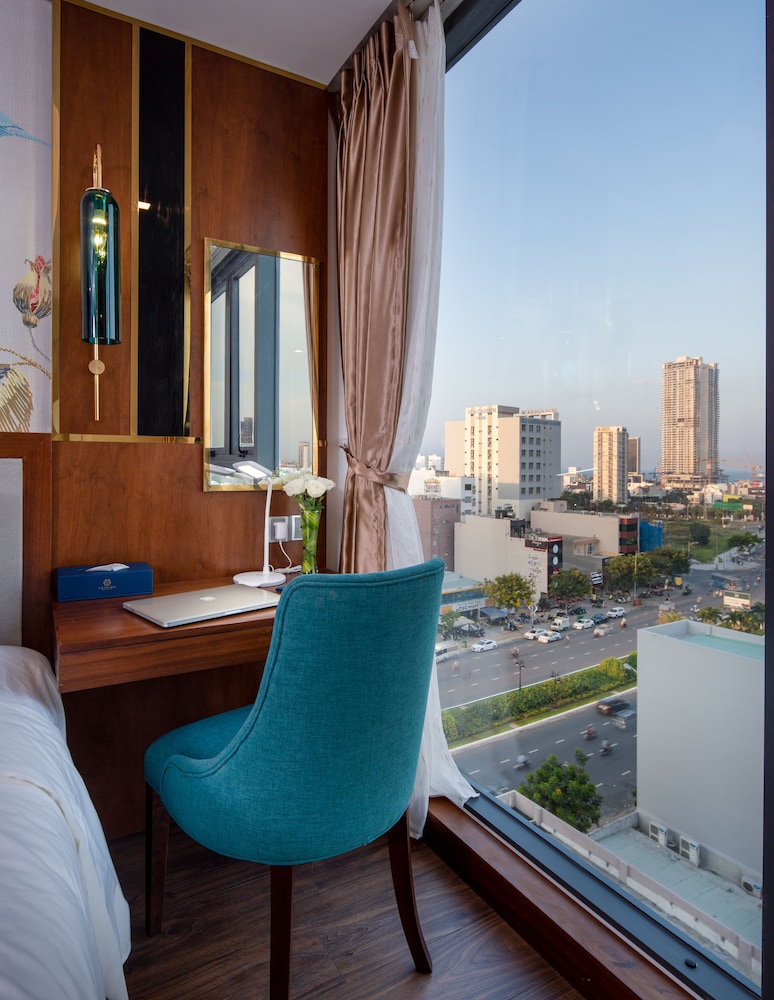 CN Palace hotel 55/67