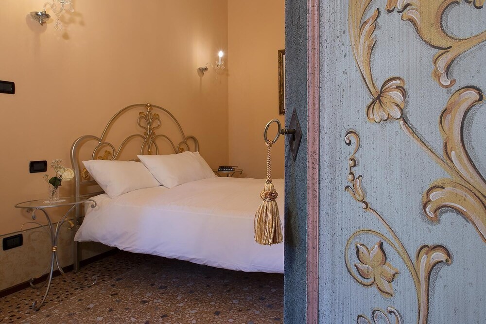 Salotto Delle Arti 8/50