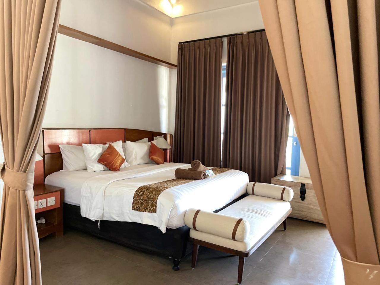 Room, Pool and Sea View