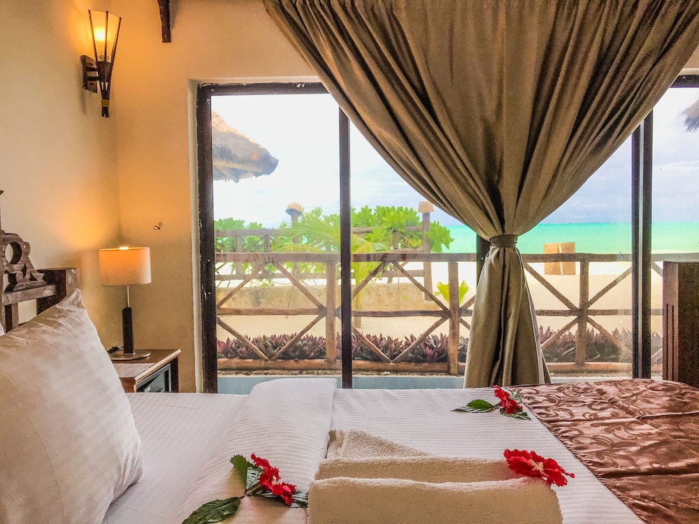 Jambiani White Sands Beach Bungalows 25/68