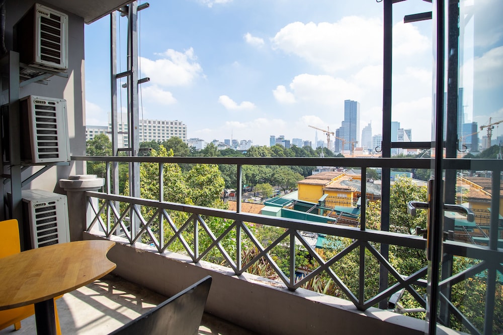Roomatsaigon 19/24