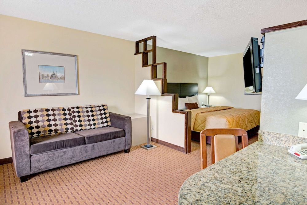 Ramada By Wyndham El Paso 23/38
