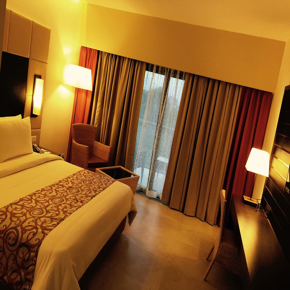 POETREE SAROVAR PORTICO 27/74