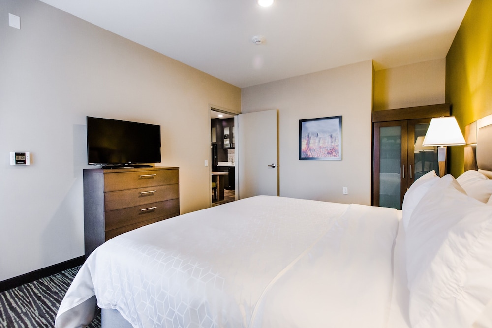 Candlewood Suites Edmonton West 14/76