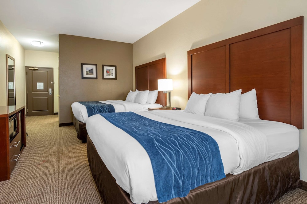 Comfort Inn & Suites Northern Kentucky 14/48