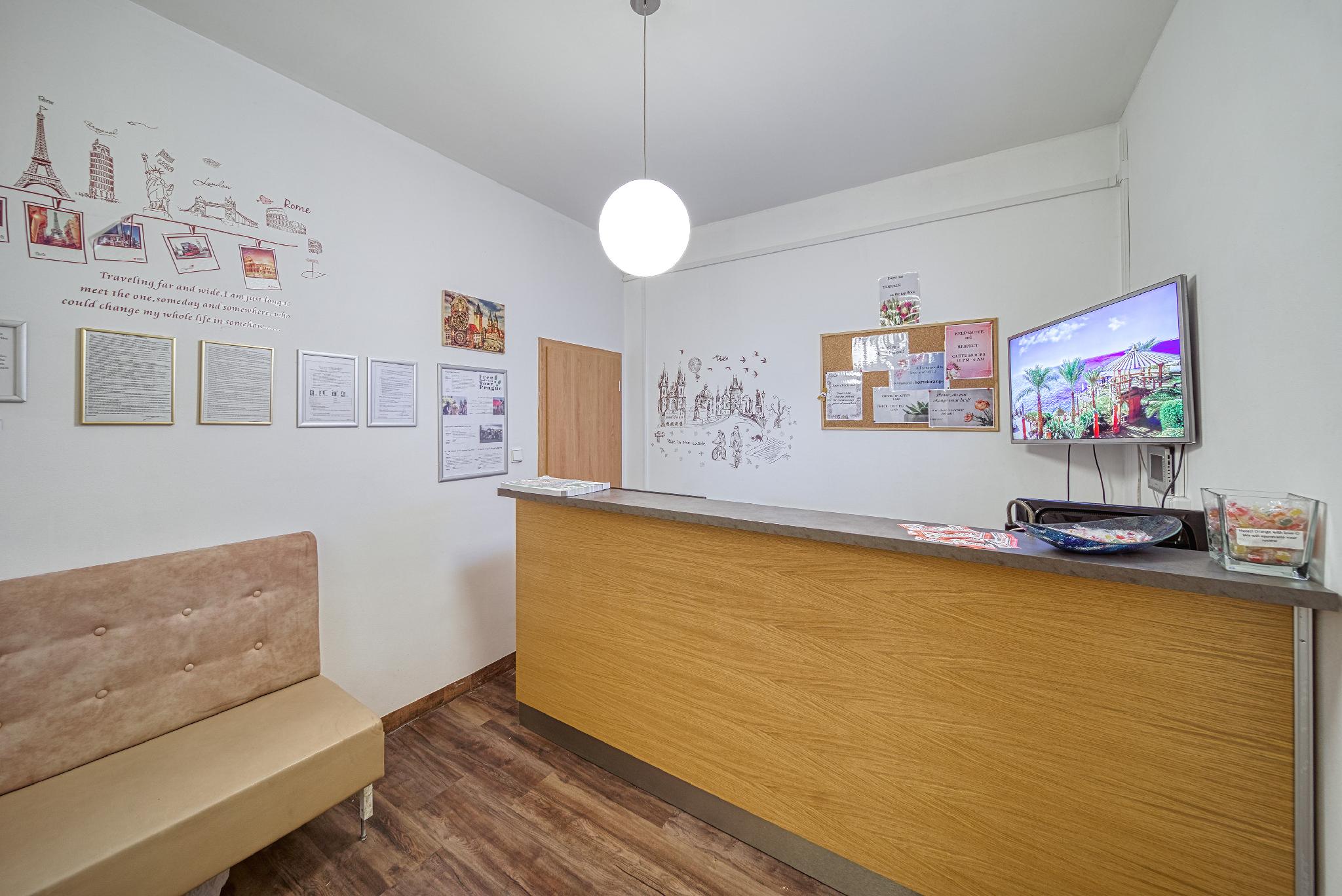 Hostel Orange 3/23