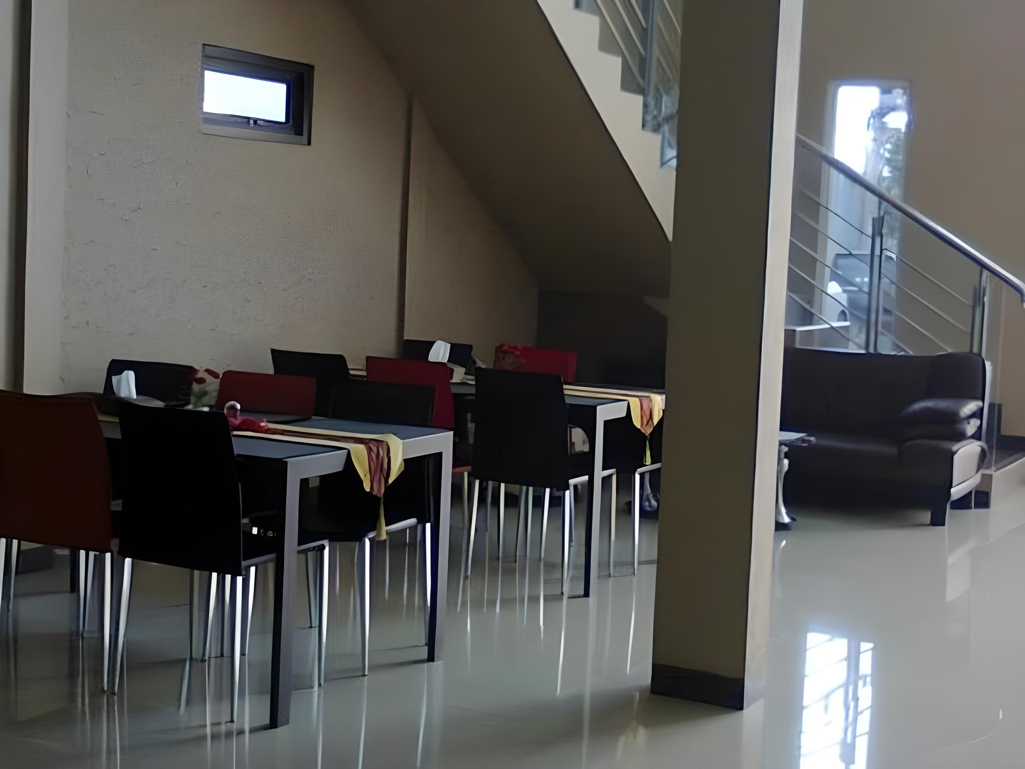 Permata Hotel Purwakarta 20/23