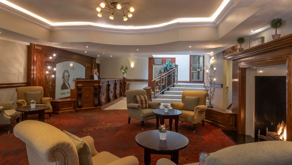 The Court Yard Hotel 38/48