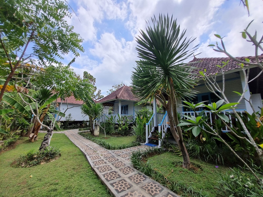 The Akah Cottage 59/65