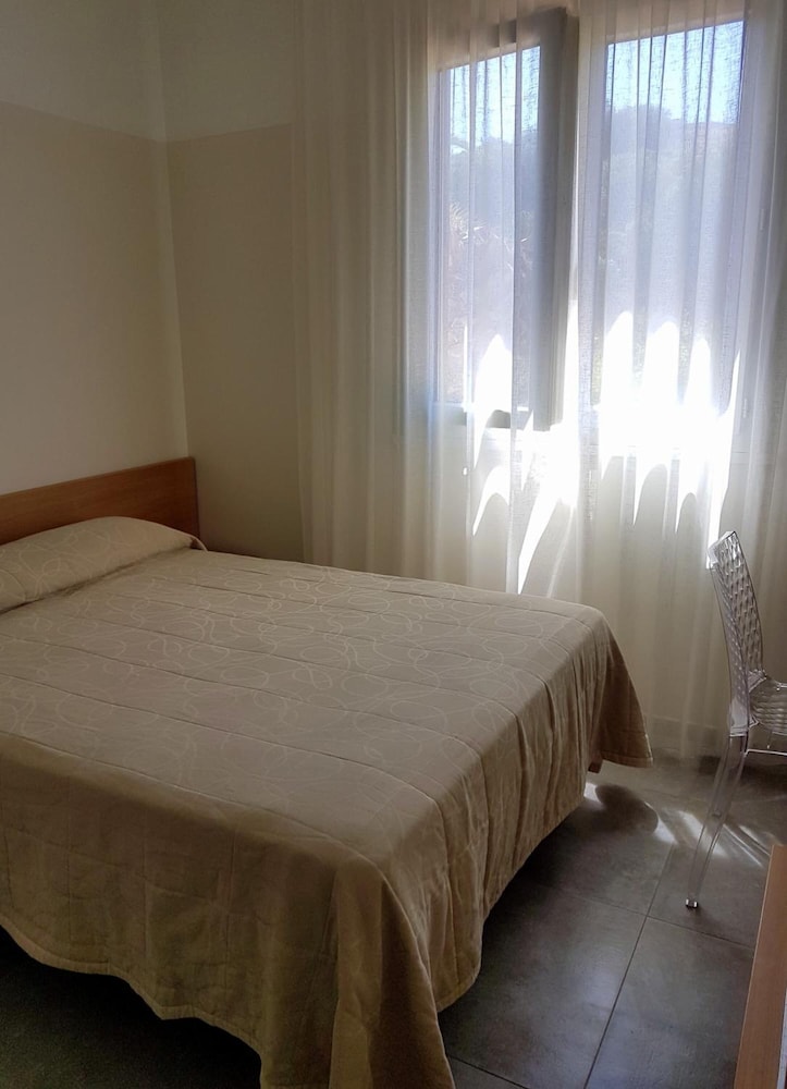 Hôtel De Porticcio 26/65