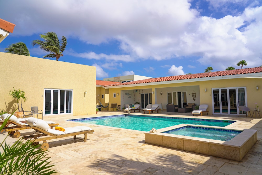 Arubas Bakval Suites 38/50