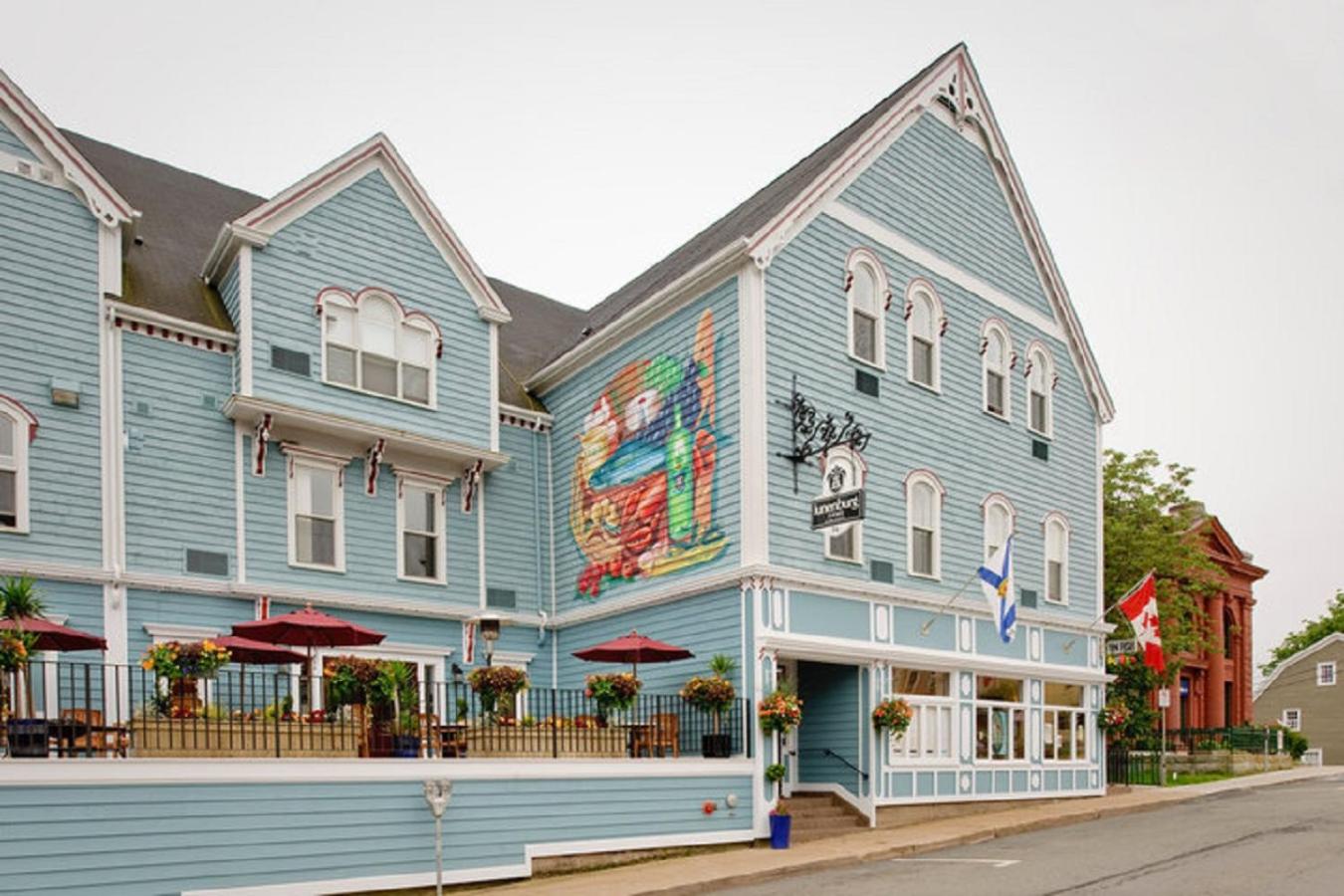 Lunenburg Arms Hotel 2/39