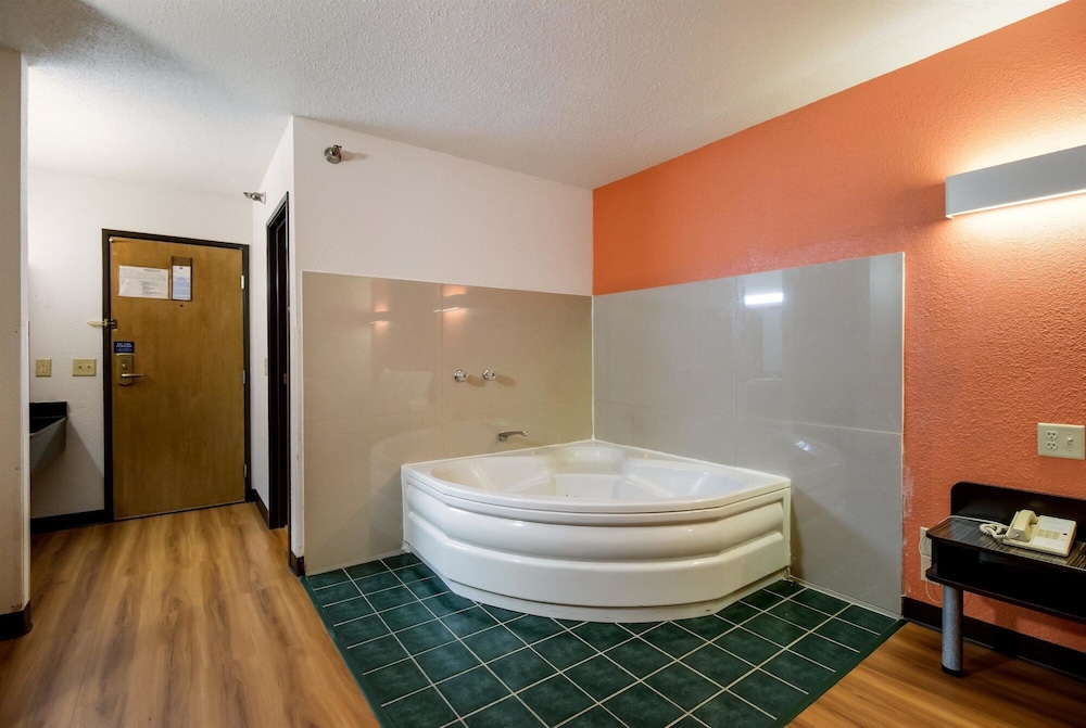 Motel6 Davenport, IA 29/29