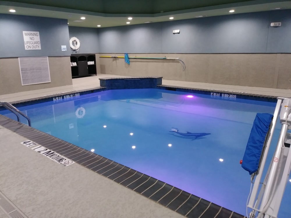 Holiday Inn Express and Suites Dallas Northeast Arboretum, an IHG Hotel 25/49