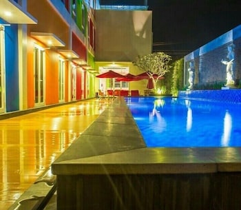 Front One Hotel Purwodadi 24/72