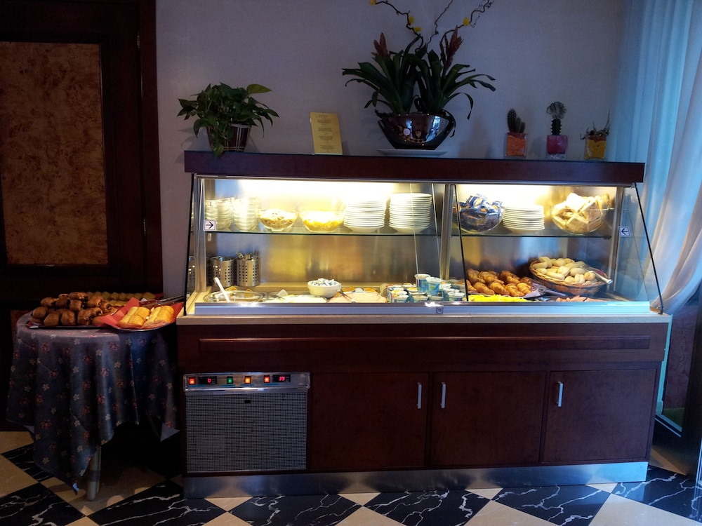 Regit Hotel 2/34