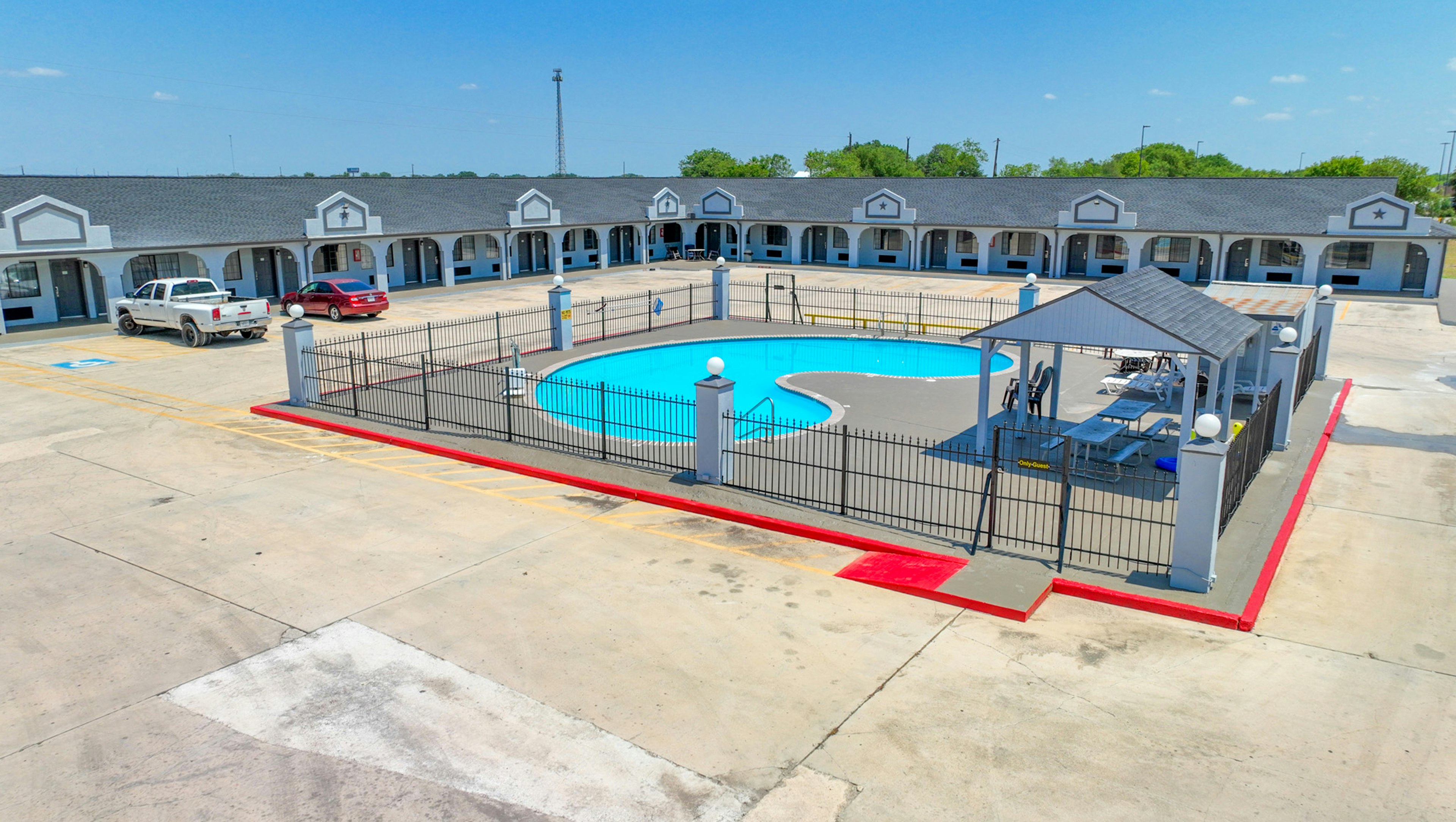 Executive Inn of Hondo 29/40
