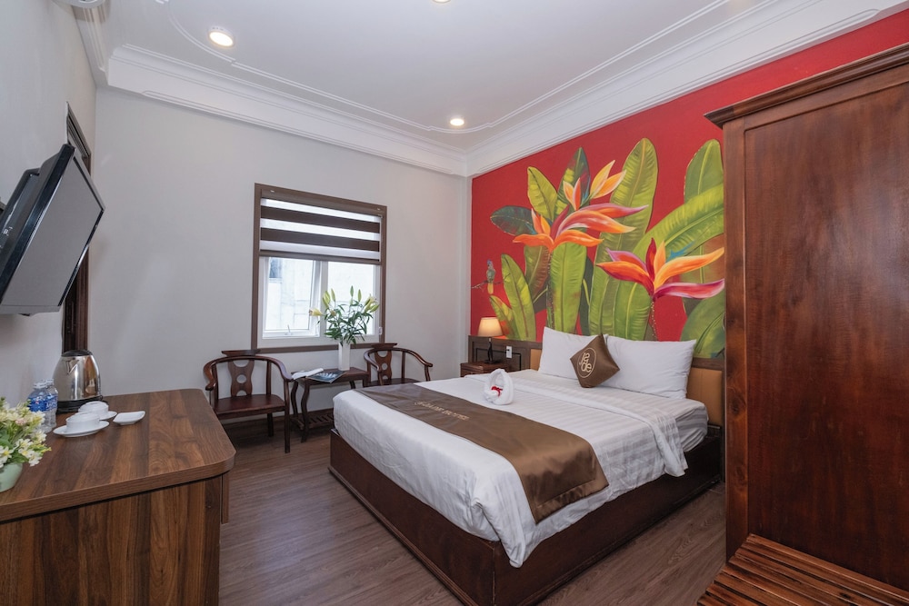 DELUXE, DOUBLE OR TWIN BED