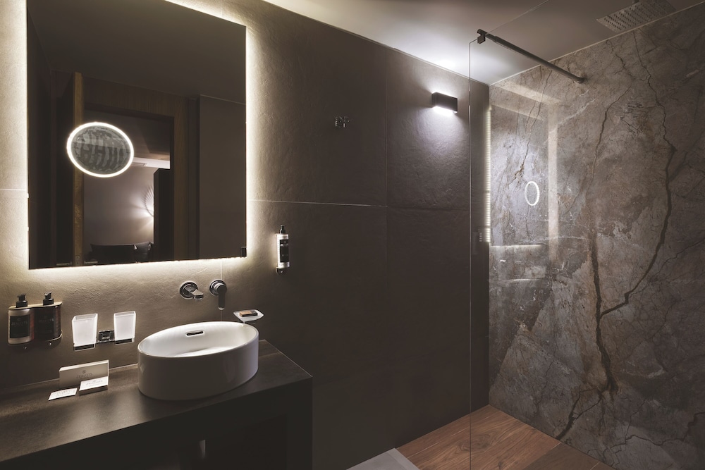 جناح بسرير كينج بإطلالة على البحر، Castello Infinity Suites - Adults Only 5/5