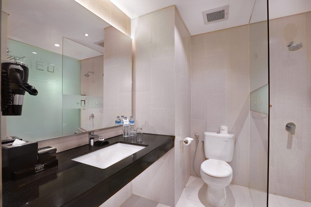 Deluxe, King Bed, Pool Access، Hotel Neo Kuta Legian 3/3
