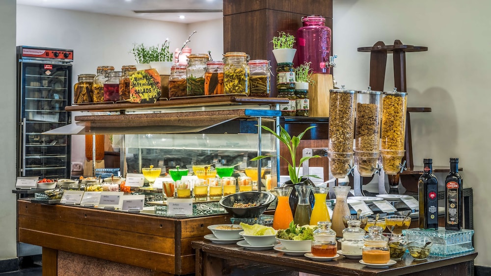 Radisson Goa Candolim Hotel 64/84