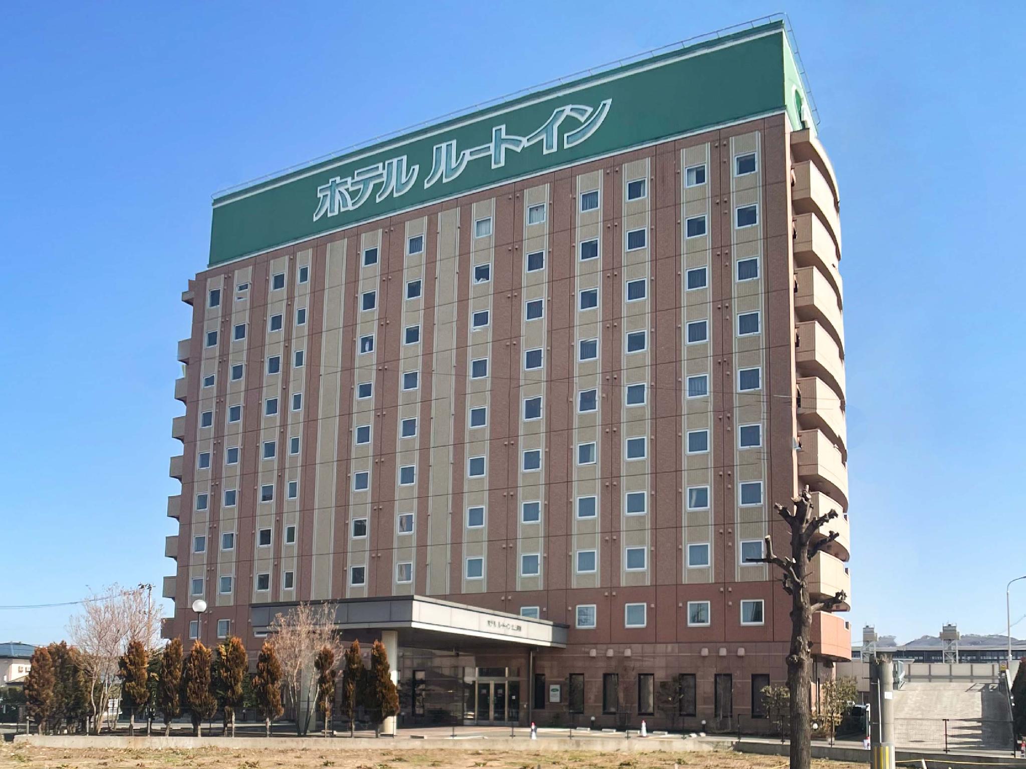 Connecting, Twin Beds