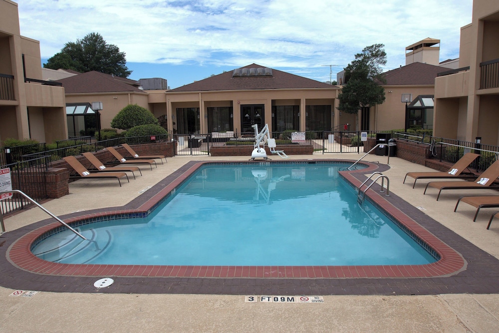 Courtyard by Marriott Atlanta Northlake 46/50