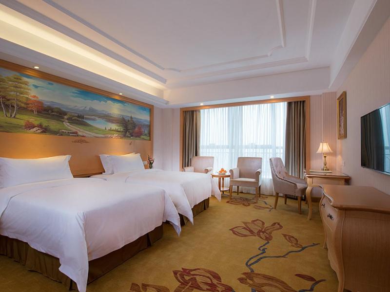 Vienna hotel Shenzhen Xiashuijing Subway Station 11/25