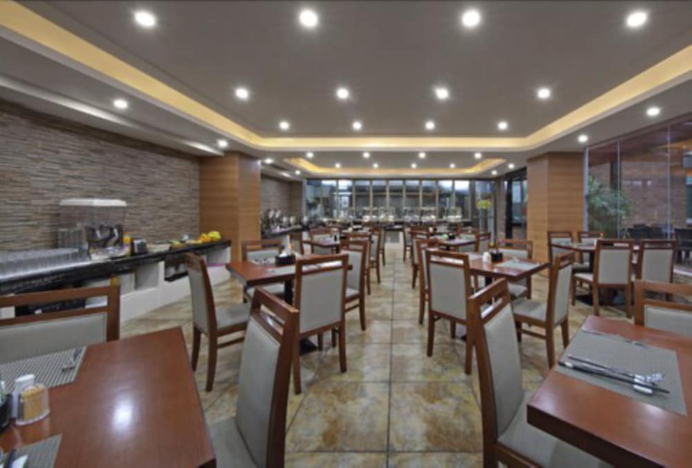Honglilai Hotel Shenzhen 24/32