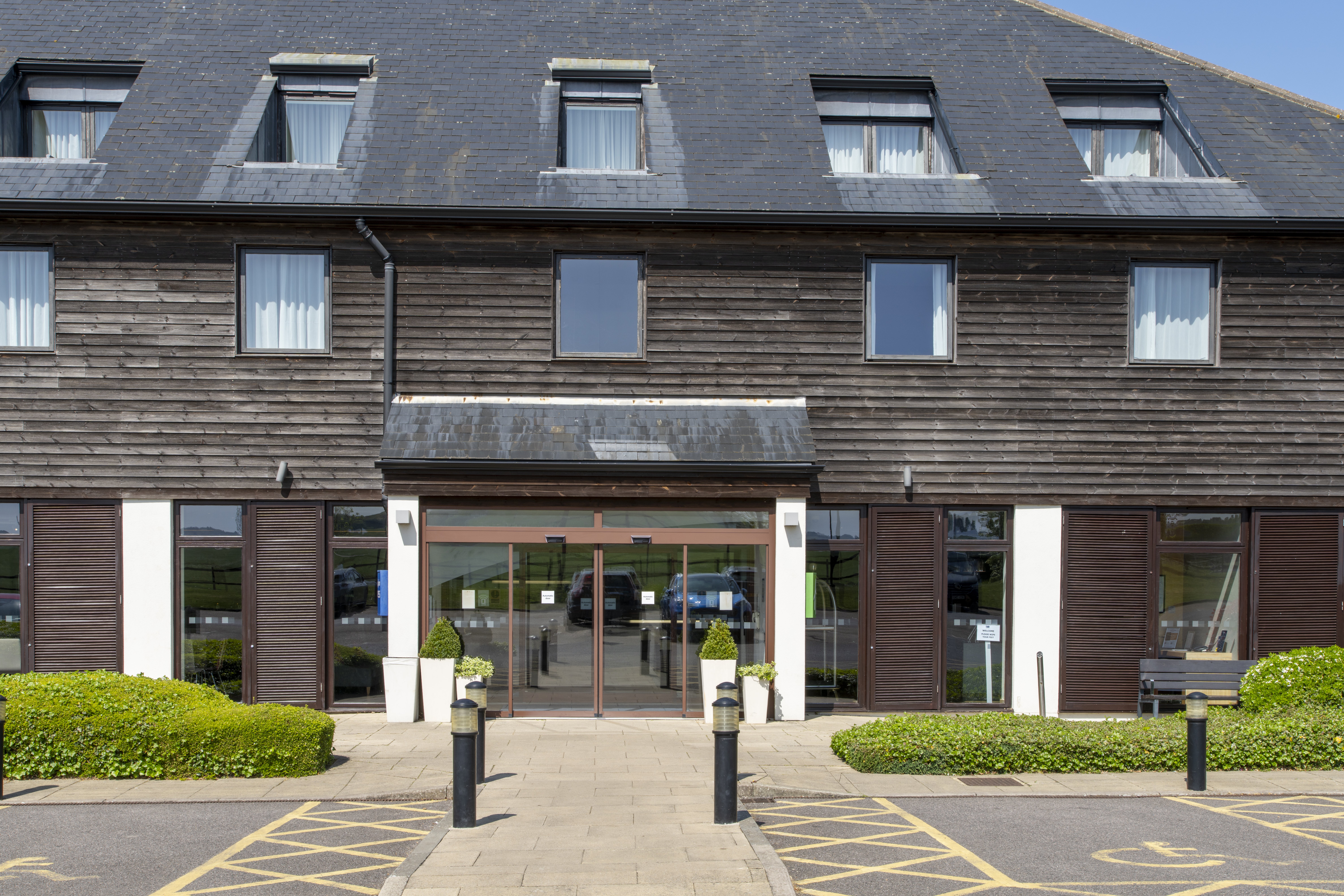 Holiday Inn Express London Epsom Downs 4/69