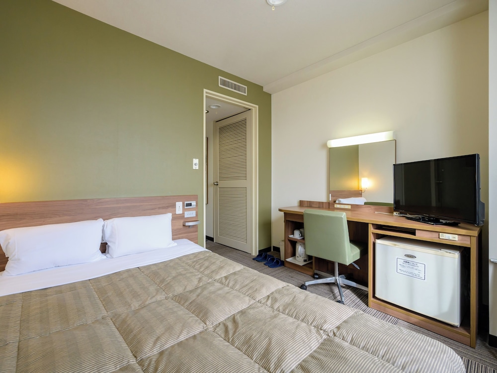 ROOM, DOUBLE BED