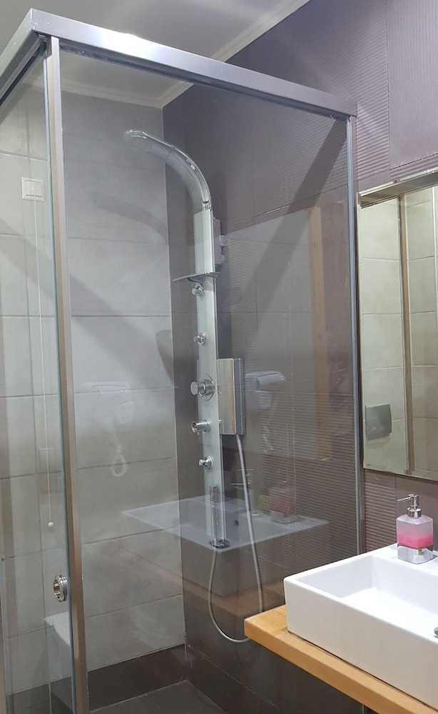 Grand Theoni Hotel Suites And Spa 68/71