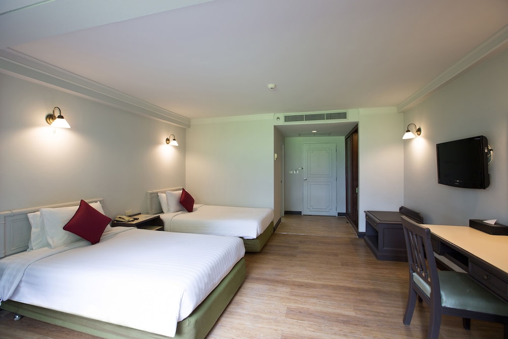The Imperial Hotel And Convention Centre Phitsanulok 24/67