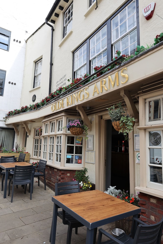 The Olde Kings Arms 2/49