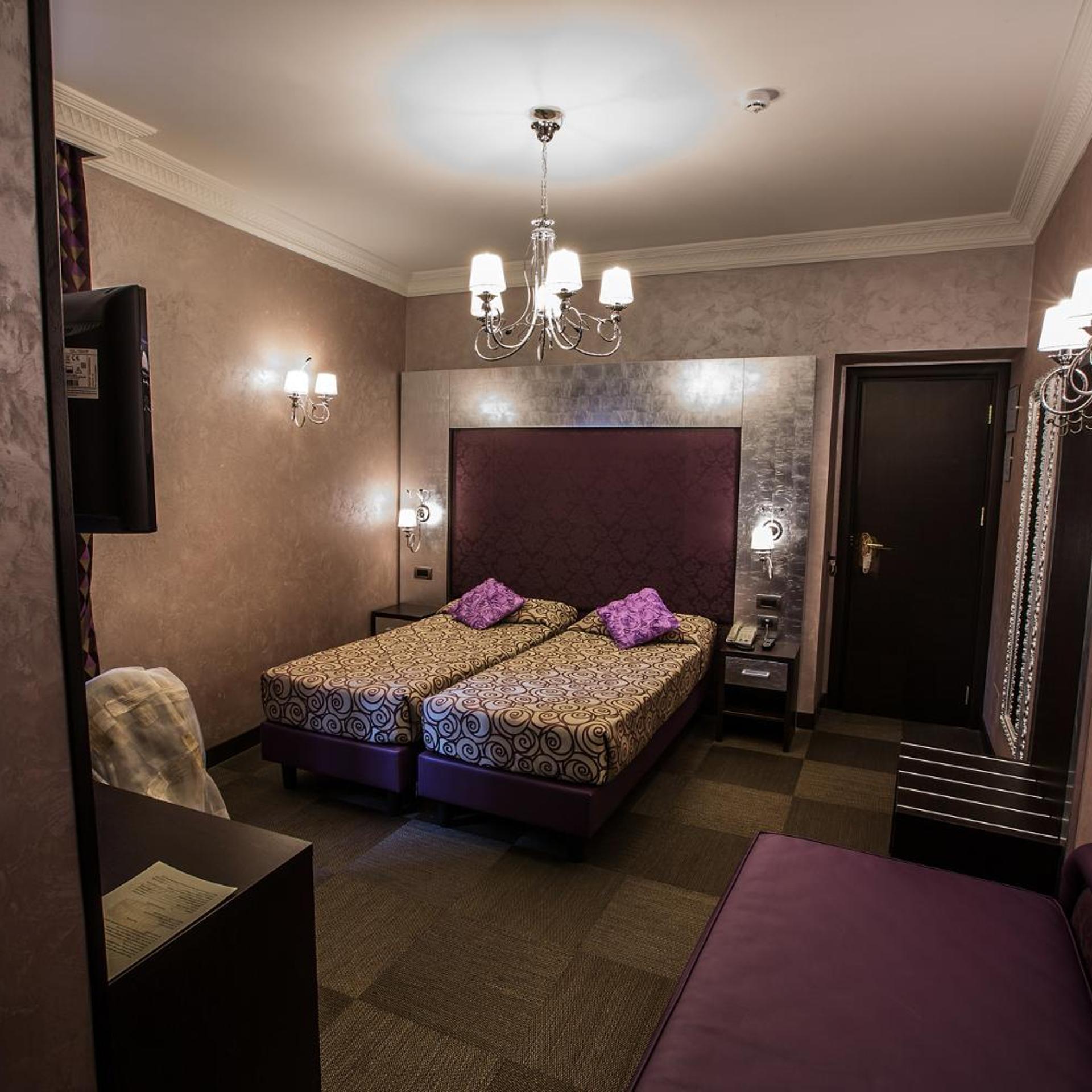 Room, Triple