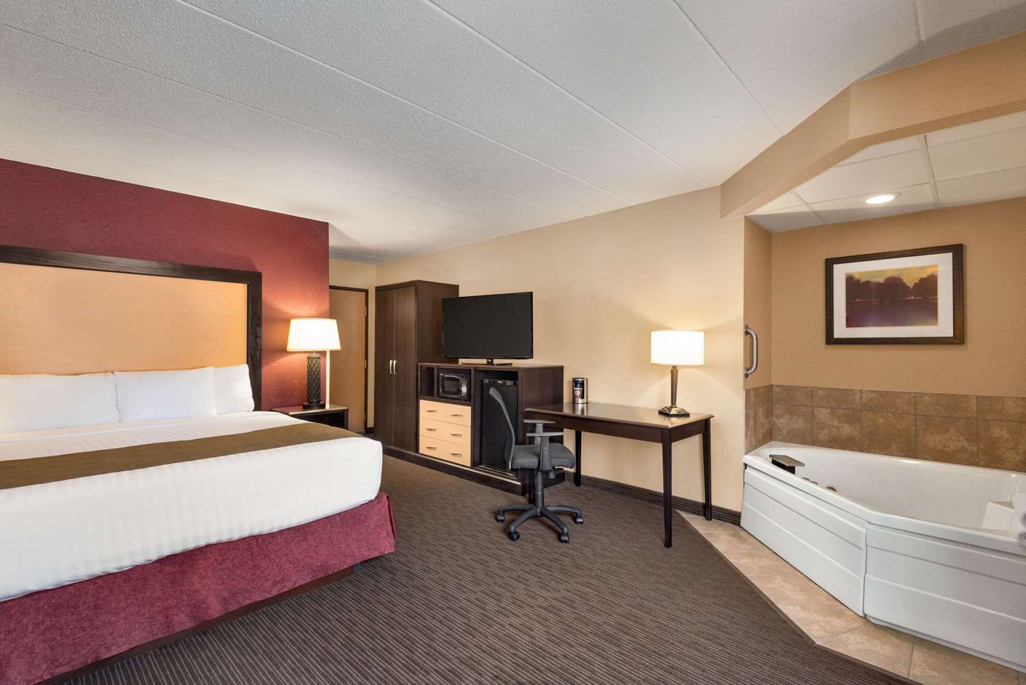 AmericInn by Wyndham Detroit Lakes 18/40