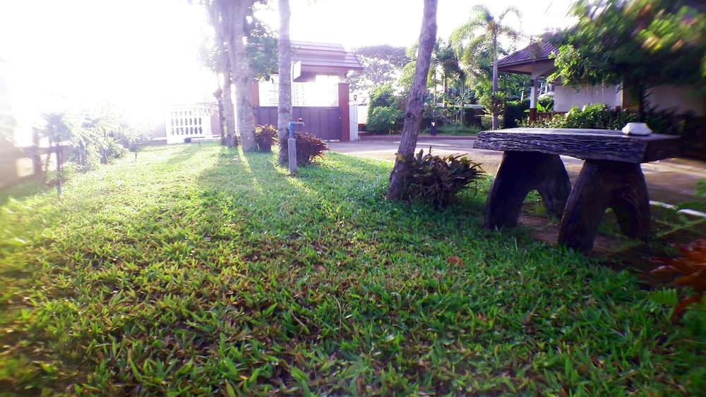 Khum Nakhon Hotel 35/47