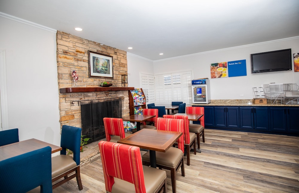 Comfort Inn Carmel By The Sea 42/62